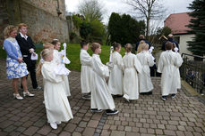 1. Heilige Kommunion in St. Crescentius (Foto: Karl-Franz Thiede)